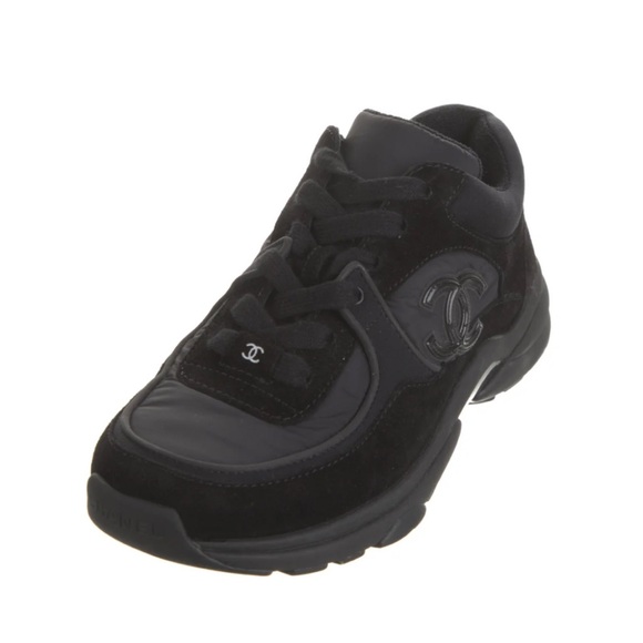 Chanel 2022 Interlocking CC Logo Sneaker - Picture 1 of 5
